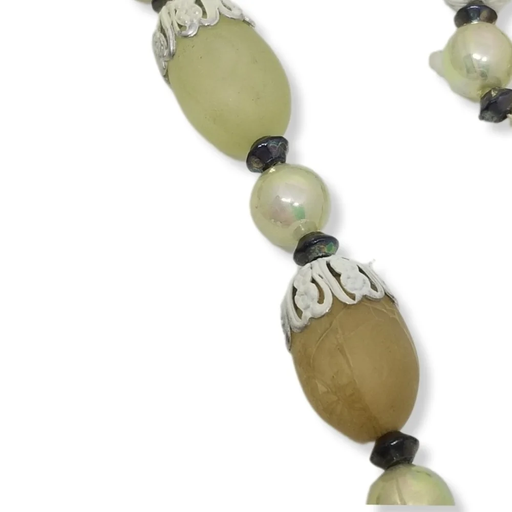 VINTAGE 1950s JAPAN MADE PASTEL COLOR FROSTED ACRYLIC BEAD STATEMENT NECKLACE
